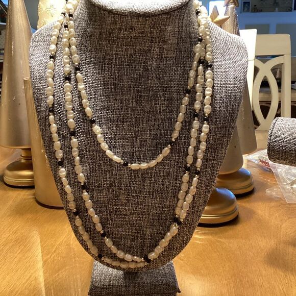 White Faux Rice Pearls with Black Beads and Goldtone Spacers - Picture 1 of 10